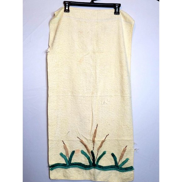 Vintage Muscogee Bath Towel Sculpted P Willows Design Pale Yellow Edge Wear - Picture 1 of 11